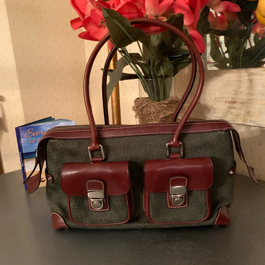 Dooney & Bourke Green Canvas Shoulder Bag, Vintage Early 90’s, Signature Canvas.